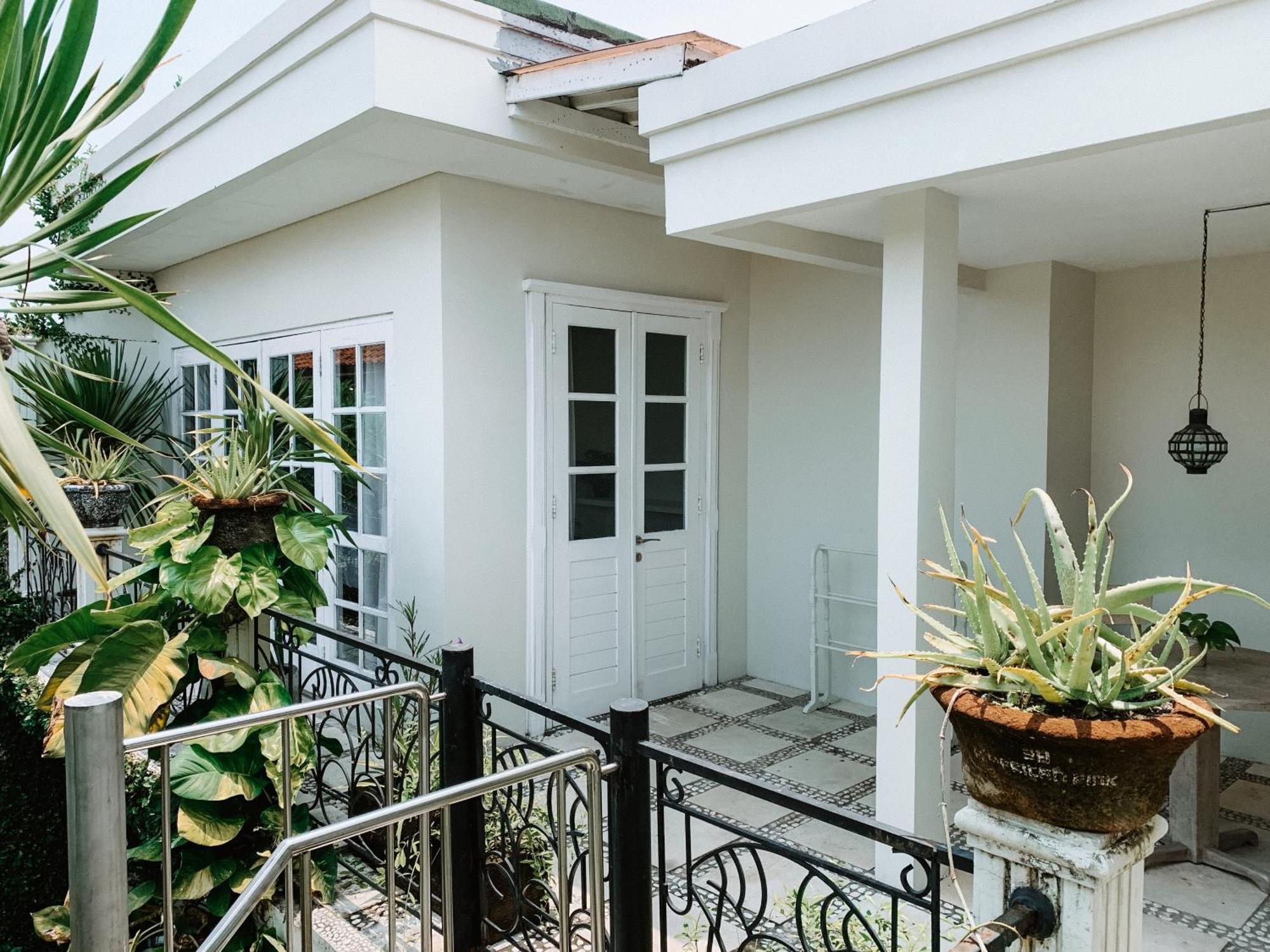 Casa Artista By Kresna Hospitality Hotell Seminyak Exteriör bild